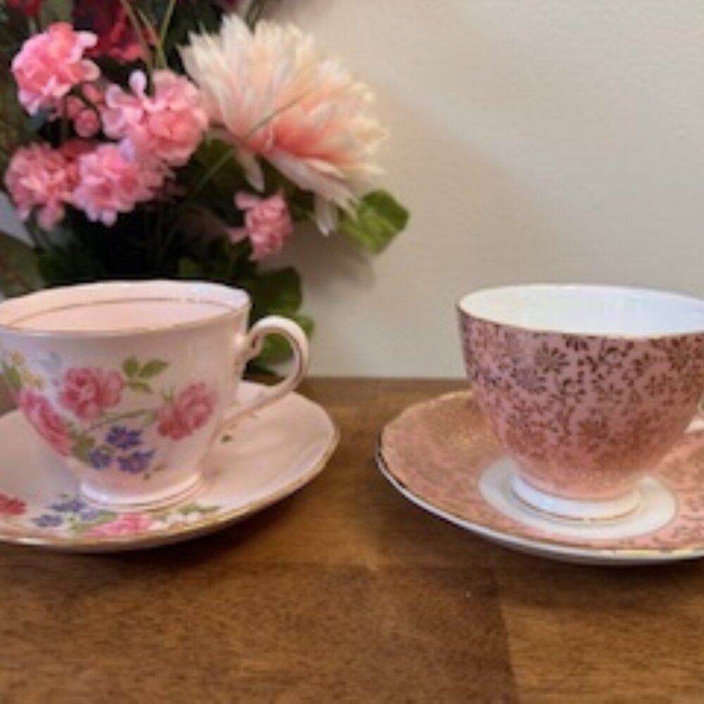 Vintage Colclough Bone China Teacups Saucers Pink‎ Floral Gold Trim England